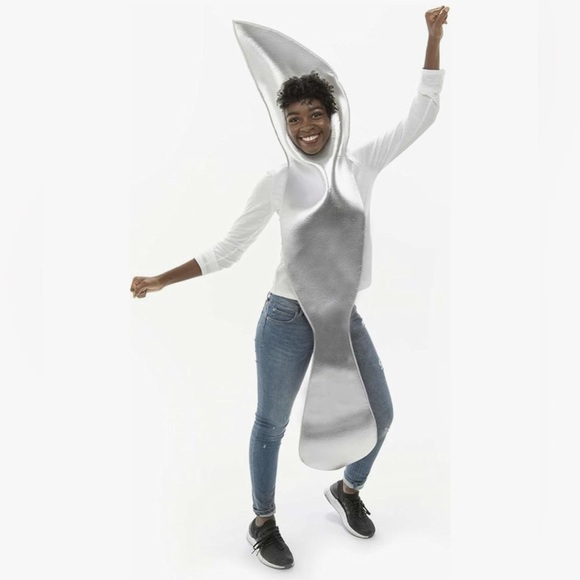 A Salt With Deadly Weapon Halloween Couples Costume Funny Pun NWT - Picture 3 of 12